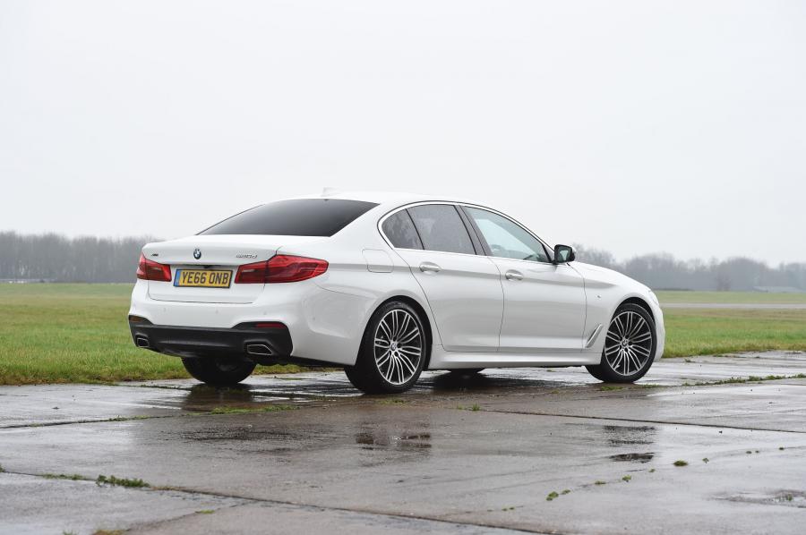  BMW 520d xDrive Sedan M Sport 2017 года  (UK) (фото 7 из 11)
